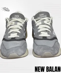 New Balance Men Sneakers Size 10.5 US – Comfortable Casual Shoes – Pre-Owned Good Condition
